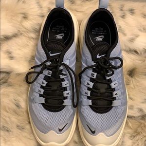 Nike Air Max Axis